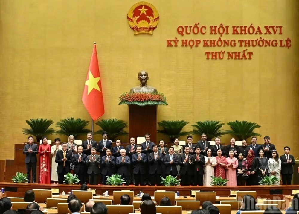 Thúc đẩy quan hệ đối ngoại giữa Quốc hội, nhân dân Việt Nam với Nghị viện, Nghị sĩ, nhân dân các nước
