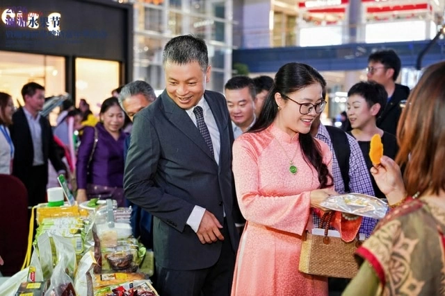 Tổng Lãnh sự Nghiêm Việt Chung thúc đẩy kết nối thương mại Việt Nam - Vân Nam (Trung Quốc)