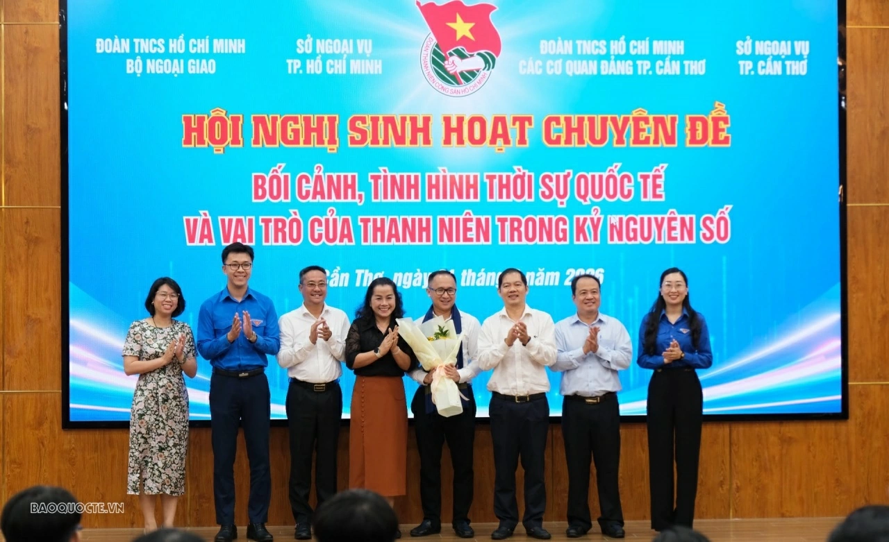 thanh niên thanh niên