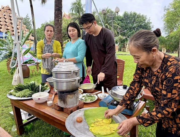 Hương vị và tình người miền Tây hội tụ tại Làng Văn hóa – Du lịch các dân tộc Việt Nam