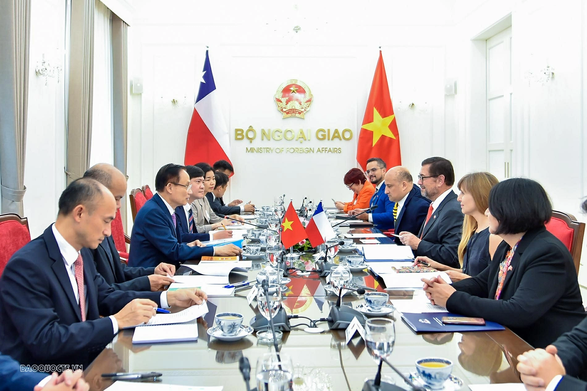 Bộ trưởng Lê Hoài Trung đón, hội đàm với Bộ trưởng Ngoại giao Chile Ủy viên Bộ Chính trị, Bộ trưởng Ngoại giao Lê Hoài Trung đón, hội đàm với Bộ trưởng Ngoại giao Chile