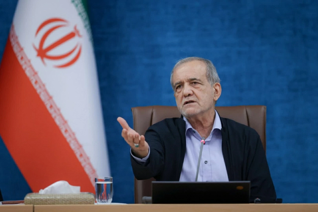 Tổng thống Iran Masoud Pezeshkian tuyên bố Tehran đang đối mặt một “cuộc xung đột toàn diện” về kinh tế, quân sự và an ninh. (Nguồn: Middle East Monitor) Tổng thống Iran Masoud Pezeshkian tuyên bố Tehran đang đối mặt một “cuộc xung đột toàn diện” về kinh tế, quân sự và an ninh. (Nguồn: Middle East Monitor)