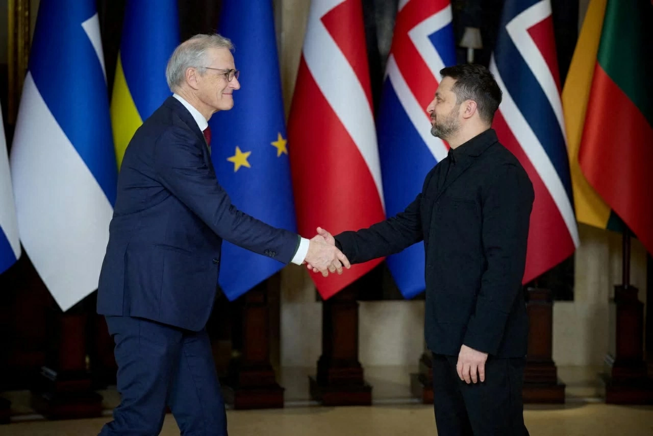Thủ tướng Na Uy Jonas Gahr Store gặp Tổng thống Ukraine Volodymyr Zelensky tại Kiev trong chuyến thăm nhằm tăng cường hỗ trợ Ukraine. (Nguồn: The Washington Post)