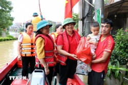 Khẩn cấp cứu trợ, mở cửa nhà khách đón người dân vùng lũ Lạng Sơn