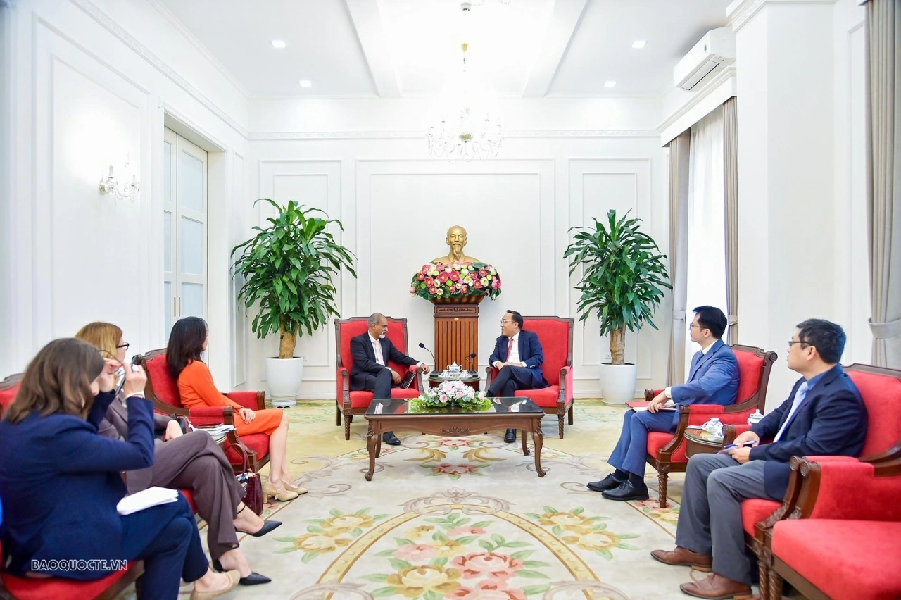 Thứ trưởng Nguyễn Hoàng Long tiếp Giám đốc UNICEF khu vực châu Á-Thái Bình Dương
