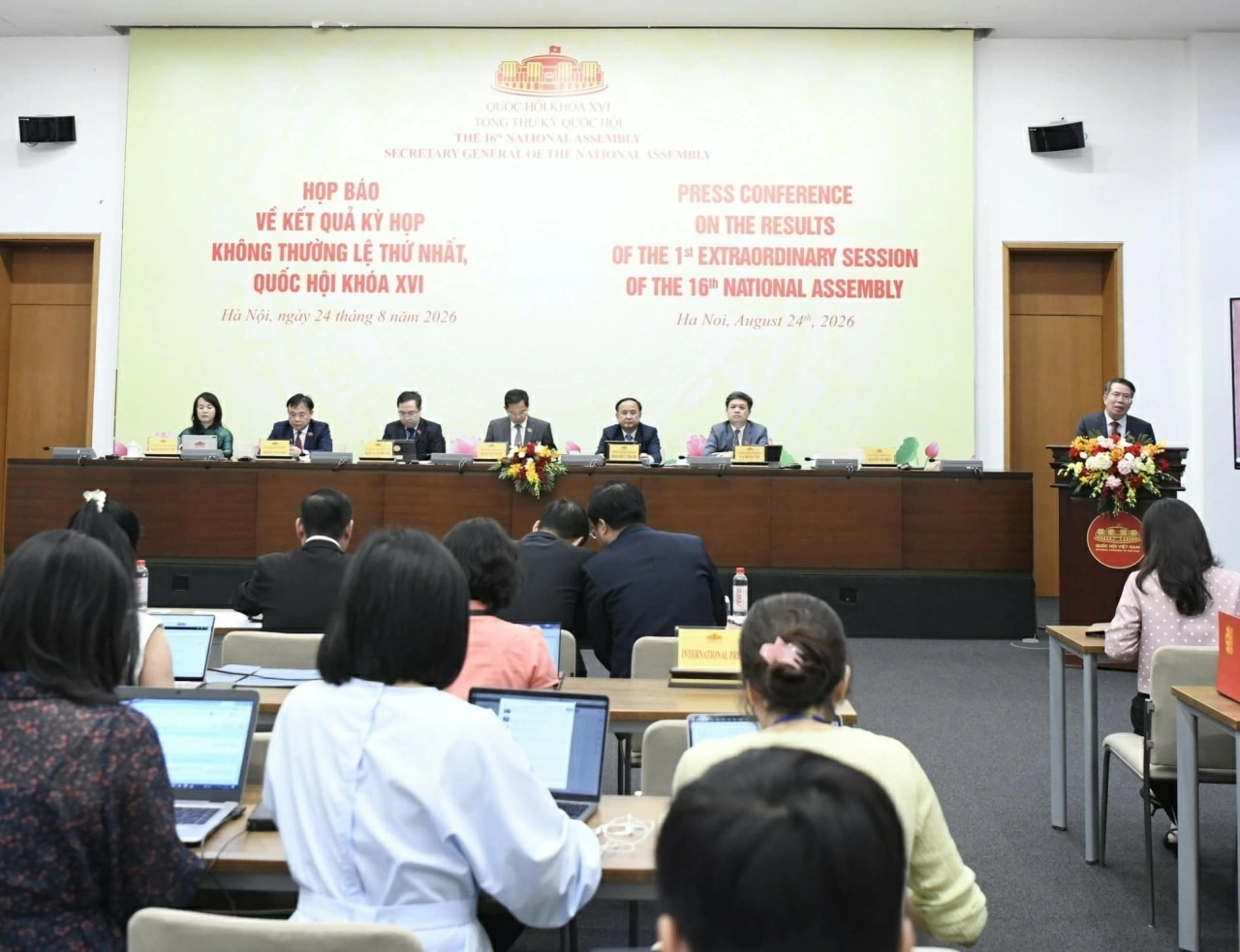 Họp b&aacute;o