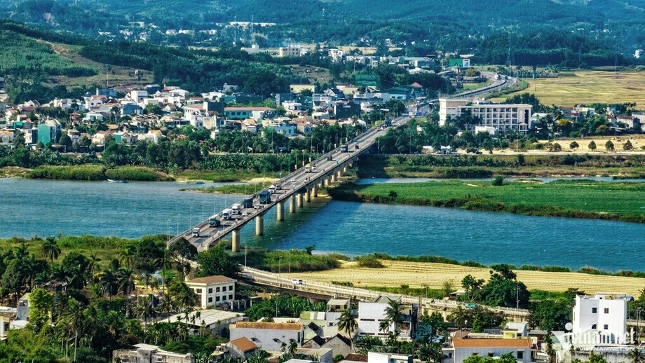 Quảng Ngãi sở hữu cấu trúc không gian kinh tế đa tầng đầy sức hấp dẫn. (Nguồn: Vietnamnet)