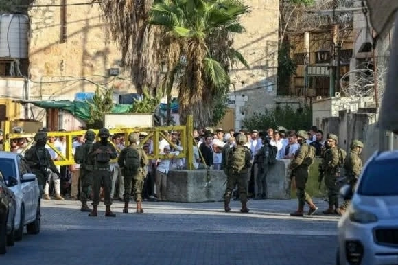 Người Palestine tại Bờ Tây đối mặt với sức ép ngày càng gia tăng từ các vụ đe dọa và bạo lực tại khu dân cư. (Nguồn: Tasnim News) Người Palestine tại Bờ Tây đối mặt với sức ép ngày càng gia tăng từ các vụ đe dọa và bạo lực tại khu dân cư. (Nguồn: Tasnim News)