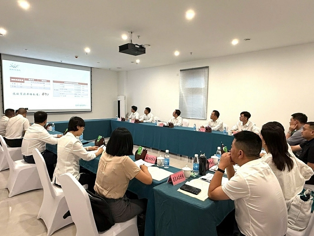 Tổng Lãnh sự Bùi Nguyên Long thăm và khảo sát tại huyện Vu Khê, Trùng Khánh (Trung Quốc)
