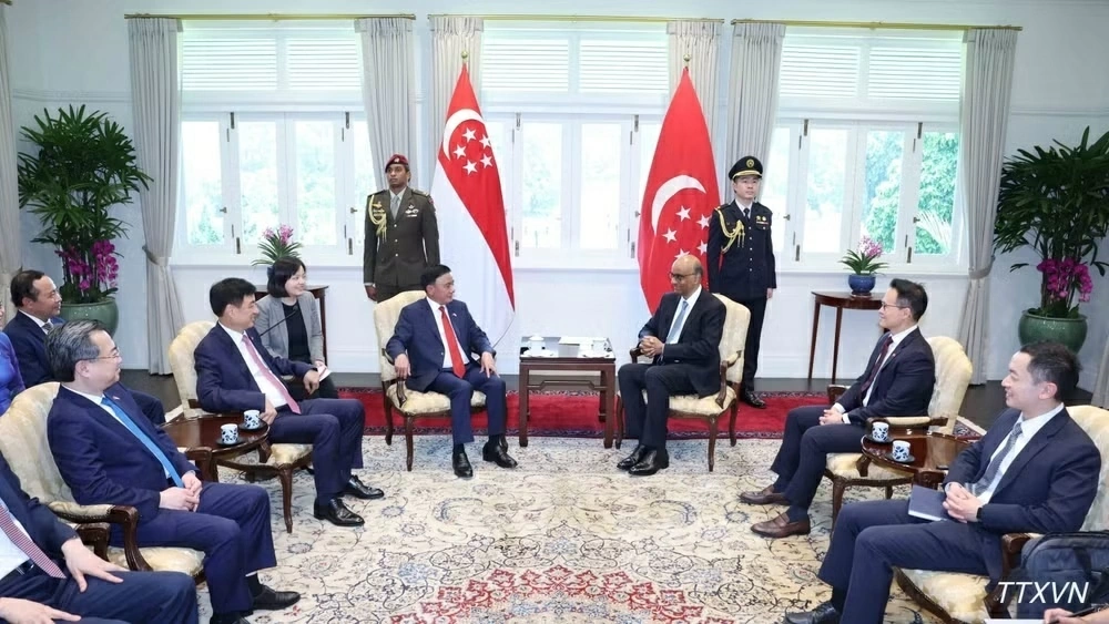 Thường trực Ban Bí thư Trần Cẩm Tú hội kiến Tổng thống Singapore Tharman Shanmugaratnam