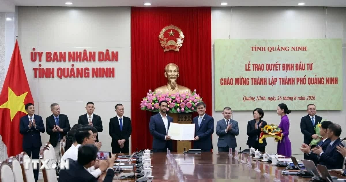 Quảng Ninh trao quyết định đầu tư 16 dự án, số vốn 16.075 tỷ đồng, chào mừng tỉnh trở thành thành phố trực thuộc Trung ương