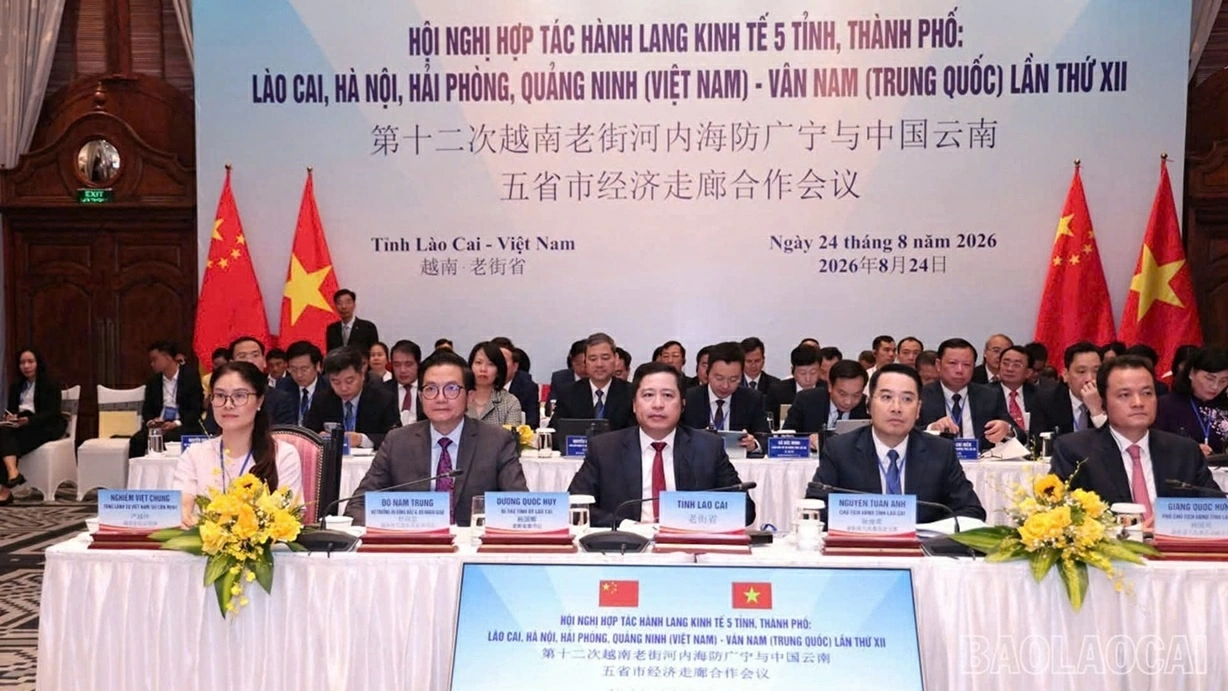 Tổng Lãnh sự Việt Nam tại Côn Minh dự, phát biểu tham luận tại Hội nghị Hợp tác Hành lang kinh tế 5 tỉnh, thành Việt Nam-Trung Quốc lần thứ XII