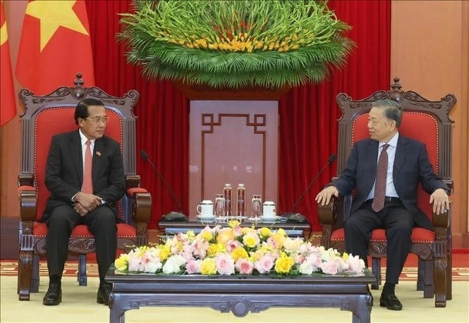 Tổng Bí thư, Chủ tịch nước Tô Lâm tiếp đồng chí Vanhxay Phongsavanh, Ủy viên Bộ Chính trị, Bí thư Trung ương Đảng, Chủ nhiệm Ban Kiểm tra Trung ương, Tổng Thanh tra Nhà nước, Trưởng ban Phòng chống tham nhũng Trung ương Lào. Ảnh: Thống Nhất/TTXVN.