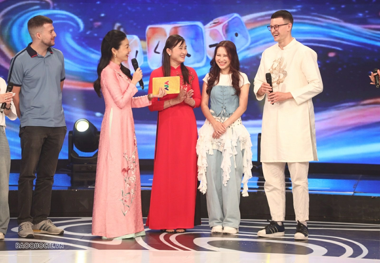 Gala tiếng Việt