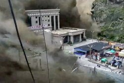 Việt Nam gửi điện thăm hỏi Trung Quốc và Nepal về thiên tai