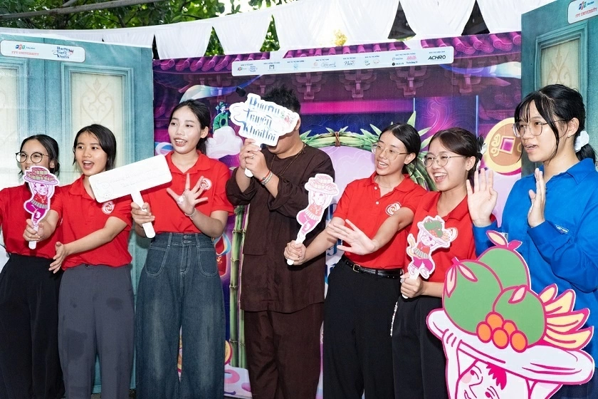Hương truyền khói nối: Hành trình tìm về nếp nhà của Gen Z