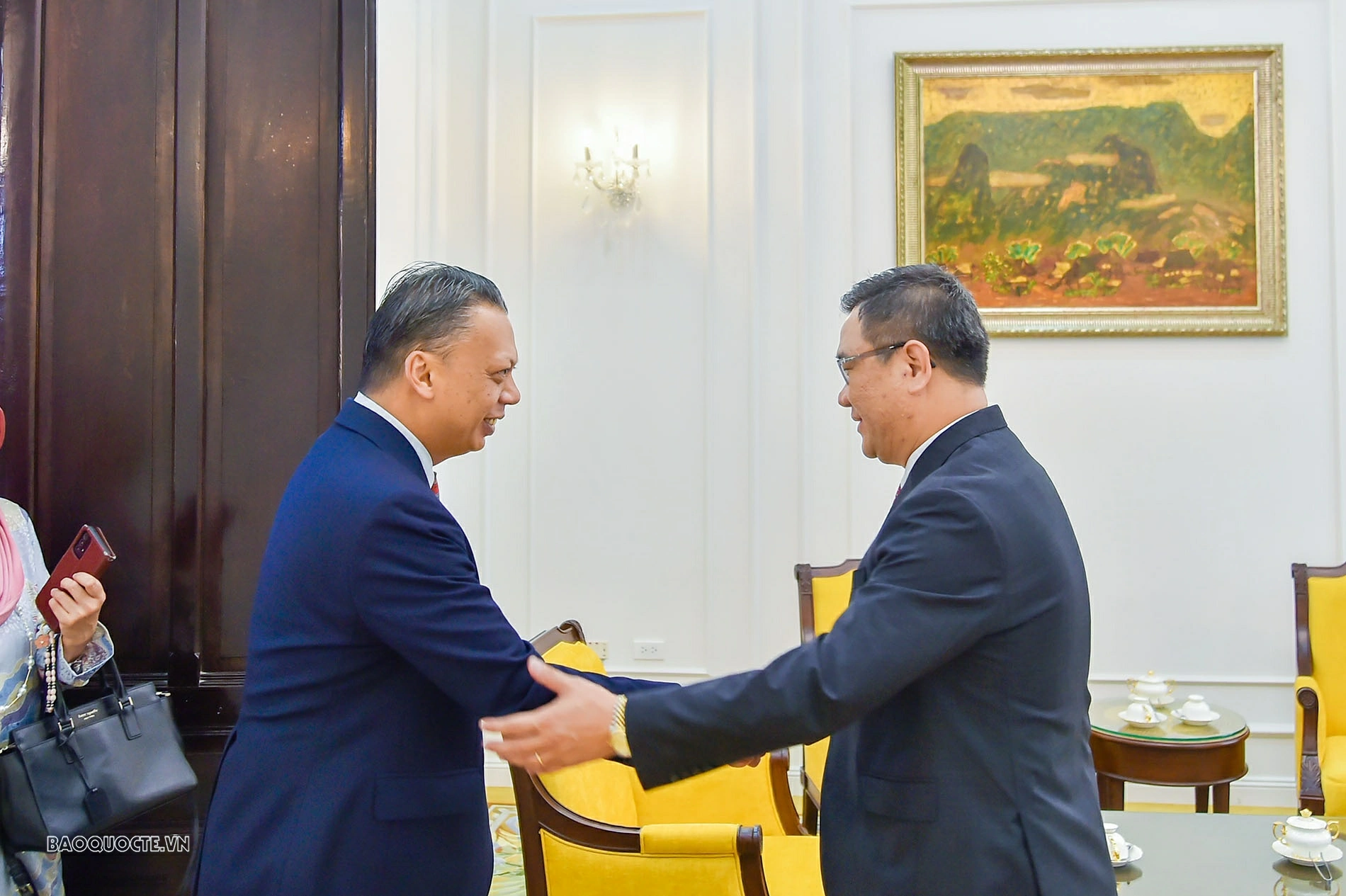 Cục trưởng Lê Công Dũng tiếp nhận bản sao Thư ủy nhiệm của Đại sứ Malaysia tại Việt Nam