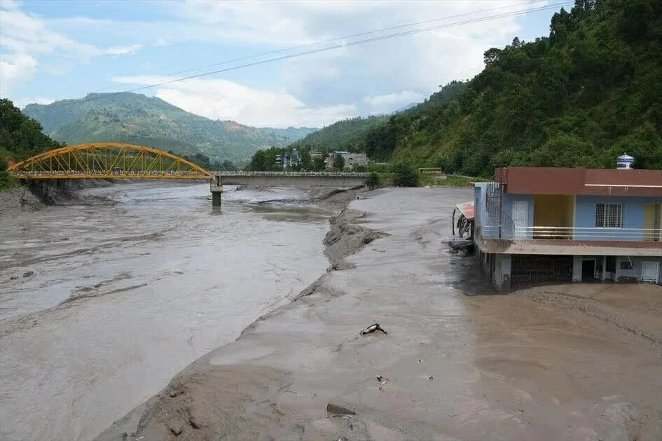 Thảm họa lũ quét, sạt lở ở biên giới Nepal-Trung Quốc: Hơn 1.300 người mất tích, chạy đua cứu hộ, cộng đồng quốc tế chung sức. (Nguồn: Anadolu)