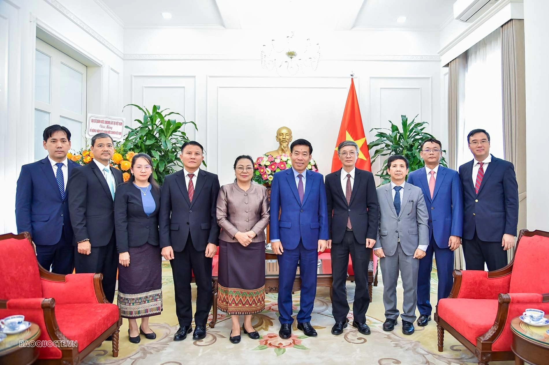 Đại sứ quán Lào tại Việt Nam chúc mừng Quốc khánh Việt Nam