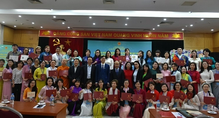Bế mạc Khóa tập huấn phương pháp giảng dạy tiếng Việt cho giáo viên Người Việt Nam ở nước ngoài