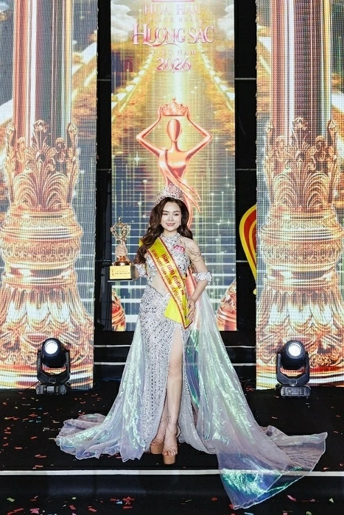 Nữ MC ‘Đất mỏ’ tỏa sáng tại Hoa hậu Doanh nhân Hương sắc Việt Nam 2026