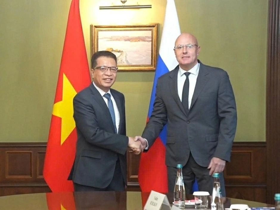 Đại sứ Đặng Minh Khôi gặp làm việc với Phó Thủ tướng Chính phủ Nga D. Chernyshenko, trao đổi các biện pháp thúc đẩy hợp tác Việt Nam - Liên bang Nga