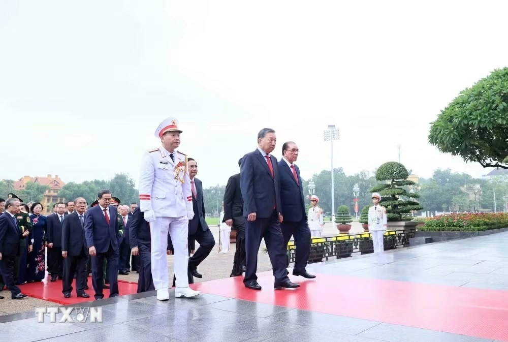 Kỷ niệm 81 năm Quốc khánh 2/9: Lãnh đạo Đảng, Nhà nước vào Lăng viếng Chủ tịch Hồ Chí Minh