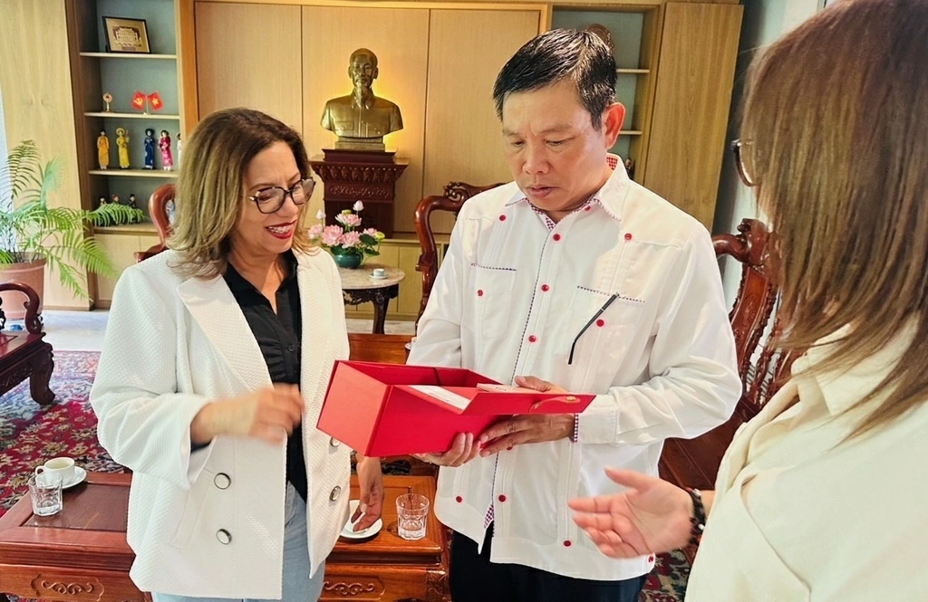 Đảng Xã hội chủ nghĩa Thống nhất Venezuela mong muốn làm sâu sắc quan hệ với Đảng Cộng sản Việt Nam