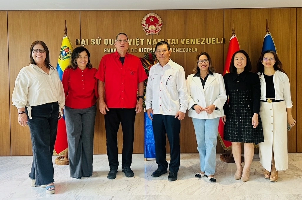 Đảng Xã hội chủ nghĩa Thống nhất Venezuela mong muốn làm sâu sắc quan hệ với Đảng Cộng sản Việt Nam