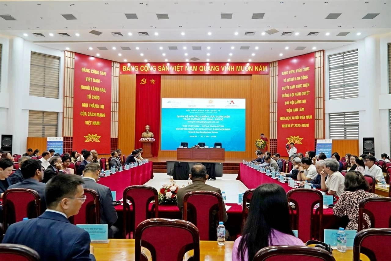 Ủy viên Trung ương Đảng, Phó Bí thư Thường trực Đảng uỷ, Thứ trưởng Bộ Ngoại giao Nguyễn Mạnh Cường phát biểu tại Hội thảo về quan hệ Việt Nam - Ấn Độ