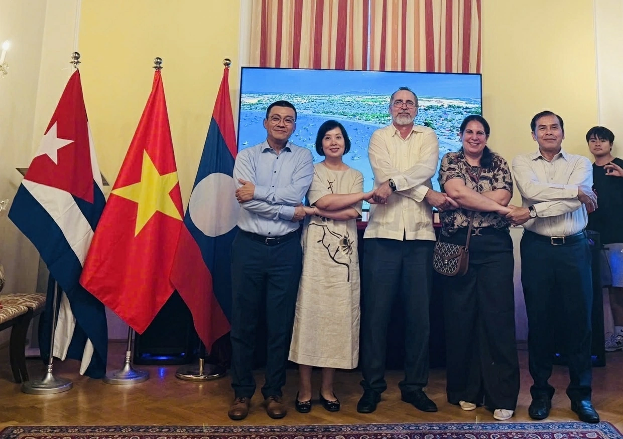Giao lưu hữu nghị, thắt chặt tình đoàn kết Việt Nam - Lào - Cuba tại Cộng hòa Áo