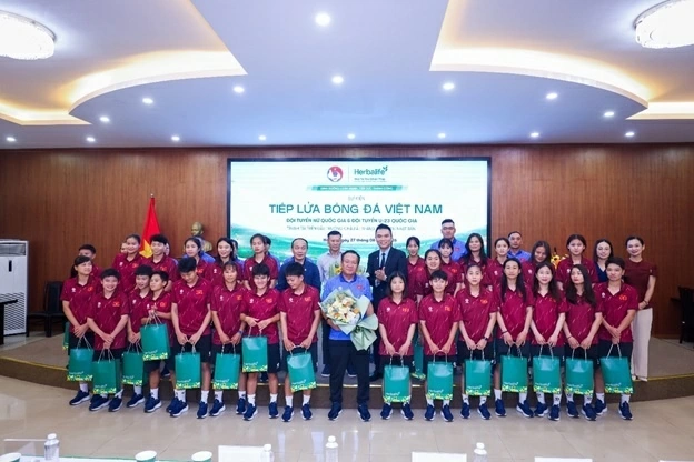 Herbalife Việt Nam đồng hành cùng VFF ‘tiếp lửa’ bóng đá Việt Nam