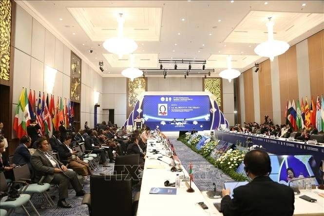 Phó Chủ tịch Quốc hội Nguyễn Thị Thanh tiếp tục các hoạt động tại Hội nghị ISC-2