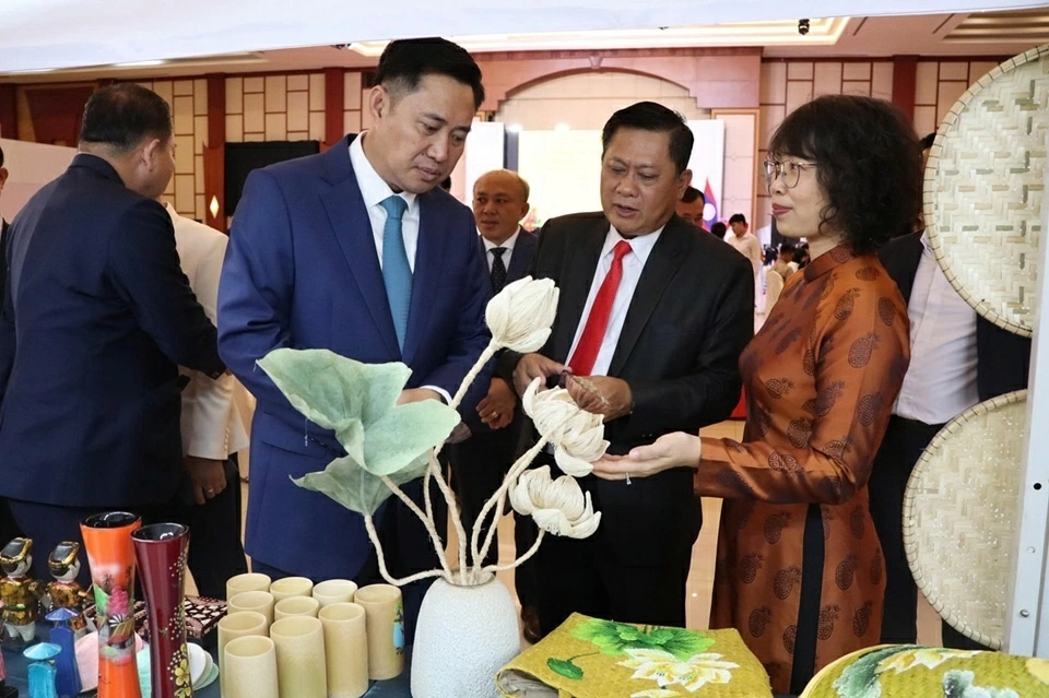 Kỷ niệm 81 năm Cách mạng tháng Tám thành công và Quốc khánh Việt Nam tại Pakse (Lào)