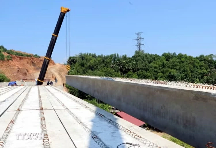 Tuyến Chợ Mới-Bắc Kạn đang được đẩy nhanh thi công. (Nguồn: TTXVN) Tuyến Chợ Mới-Bắc Kạn đang được đẩy nhanh thi công. (Nguồn: TTXVN)