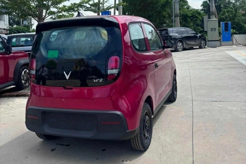 Thiết kế của VF 2 có nhiều điểm chung với Minio Green do hai mẫu xe chia sẻ một số thành phần kỹ thuật. Thiết kế của VF 2 có nhiều điểm chung với Minio Green do hai mẫu xe chia sẻ một số thành phần kỹ thuật.