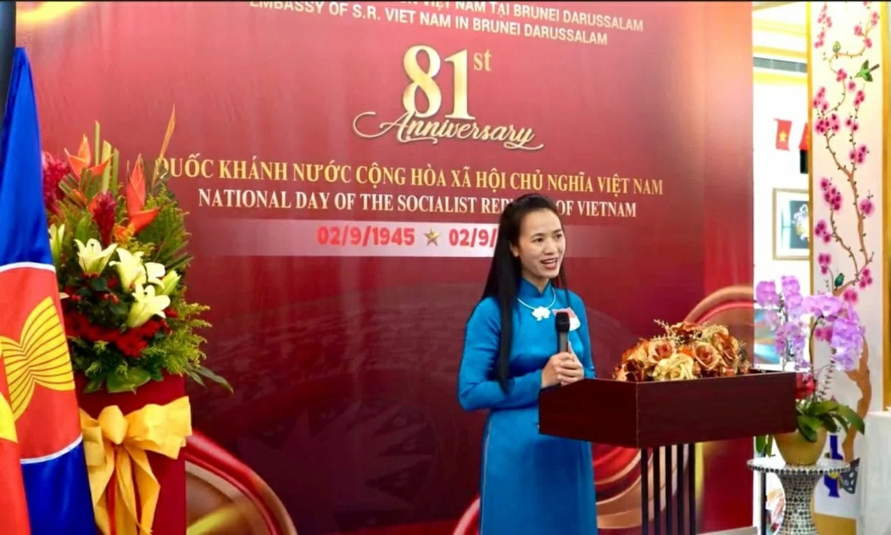 Đại sứ Việt Nam tại Brunei Darussalam Đỗ Thùy Dương phát biểu tại Lễ kỷ niệm 81 năm Quốc khánh 2/9. Đại sứ Việt Nam tại Brunei Darussalam Đỗ Thùy Dương phát biểu tại Lễ kỷ niệm 81 năm Quốc khánh 2/9.