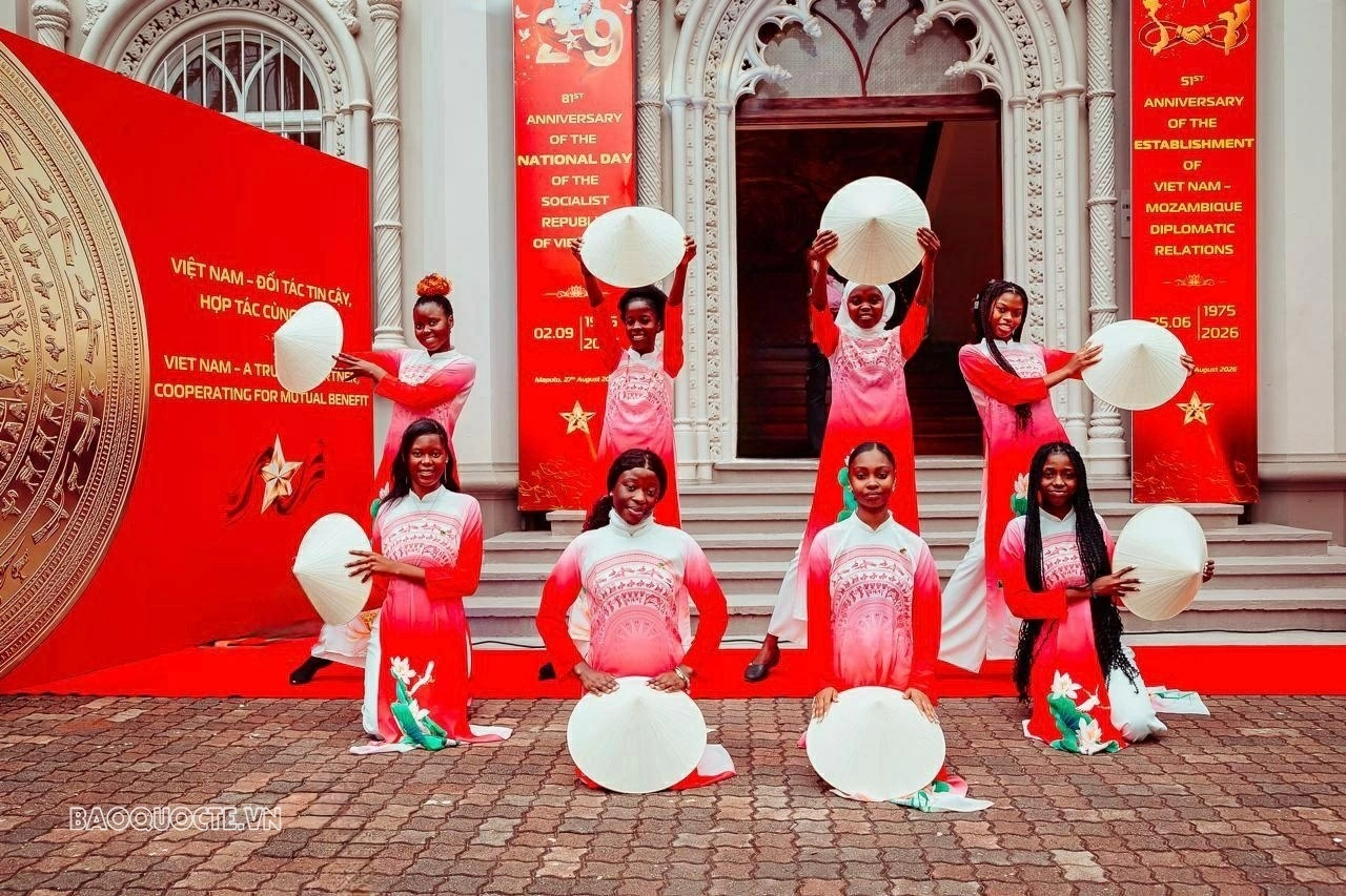 Đại sứ quán Việt Nam tại Mozambique long trọng tổ chức Lễ kỷ niệm 81 năm Quốc khánh 2/9 Đại sứ quán Việt Nam tại Mozambique long trọng tổ chức Lễ kỷ niệm 81 năm Quốc khánh 2/9