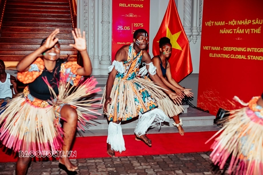 Đại sứ quán Việt Nam tại Mozambique long trọng tổ chức Lễ kỷ niệm 81 năm Quốc khánh 2/9 Đại sứ quán Việt Nam tại Mozambique long trọng tổ chức Lễ kỷ niệm 81 năm Quốc khánh 2/9