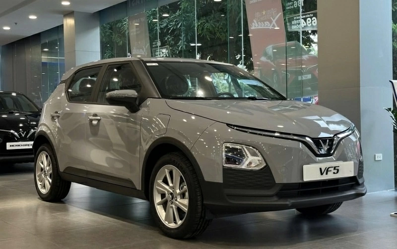 Sự chênh lệch cho thấy giá cuối cùng của VinFast VF 5 phụ thuộc khá nhiều vào chính sách riêng của từng nơi. Sự chênh lệch cho thấy giá cuối cùng của VinFast VF 5 phụ thuộc khá nhiều vào chính sách riêng của từng nơi.