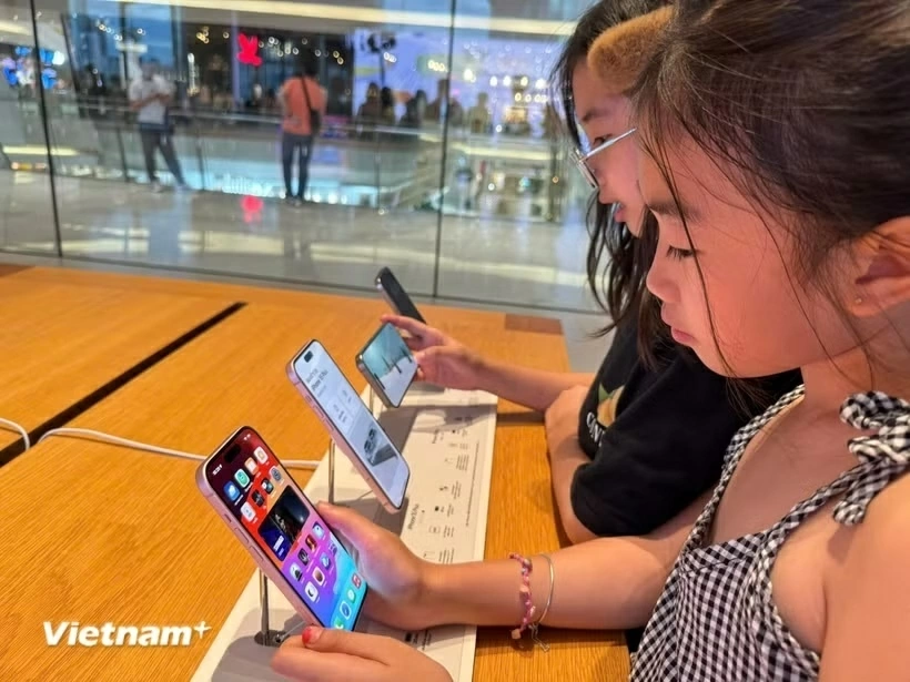 Xây ‘lá chắn’ cho trẻ em trên không gian mạng