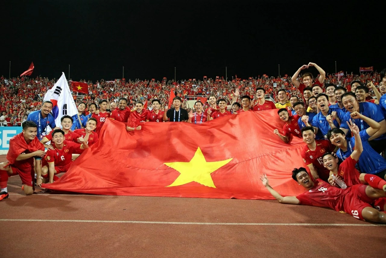 Ngoại giao từ sân cỏ