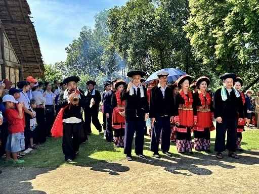 Đưa lễ cưới của người Dao Đỏ đến gần hơn với du khách Đưa lễ cưới của người Dao Đỏ đến gần hơn với du khách