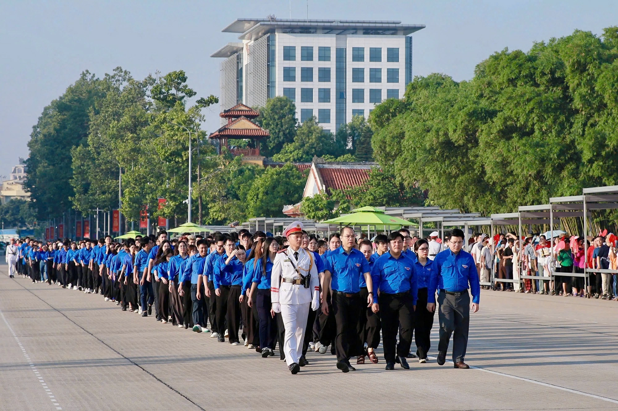 Quốc khánh 2/9: Về Lăng Bác, tiếp nối mạch nguồn lịch sử và tình yêu Tổ quốc Quốc khánh 2/9: Về Lăng Bác, tiếp nối mạch nguồn lịch sử và tình yêu Tổ quốc