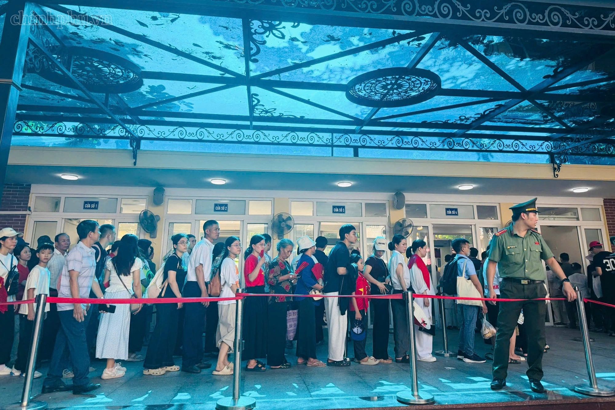 Quốc khánh 2/9: Về Lăng Bác, tiếp nối mạch nguồn lịch sử và tình yêu Tổ quốc Quốc khánh 2/9: Về Lăng Bác, tiếp nối mạch nguồn lịch sử và tình yêu Tổ quốc