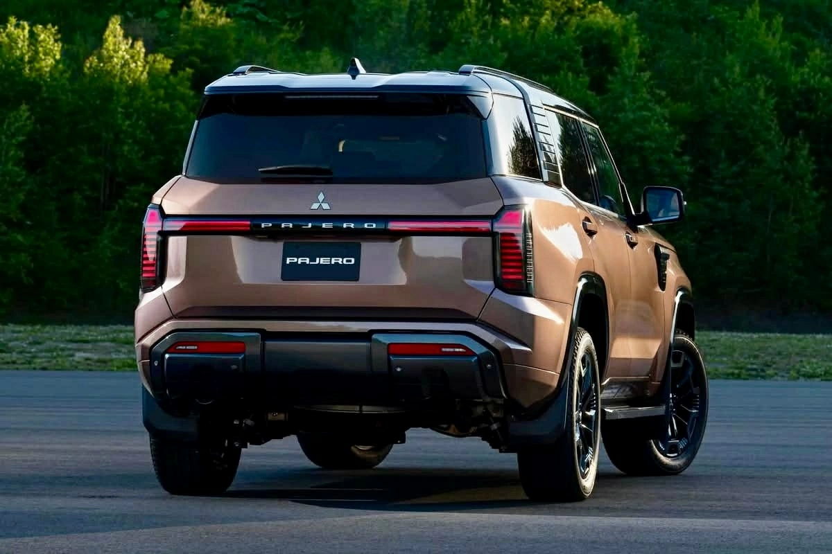Mitsubishi Pajero thế hệ mới ra mắt, cạnh tranh Toyota Land Cruiser 250