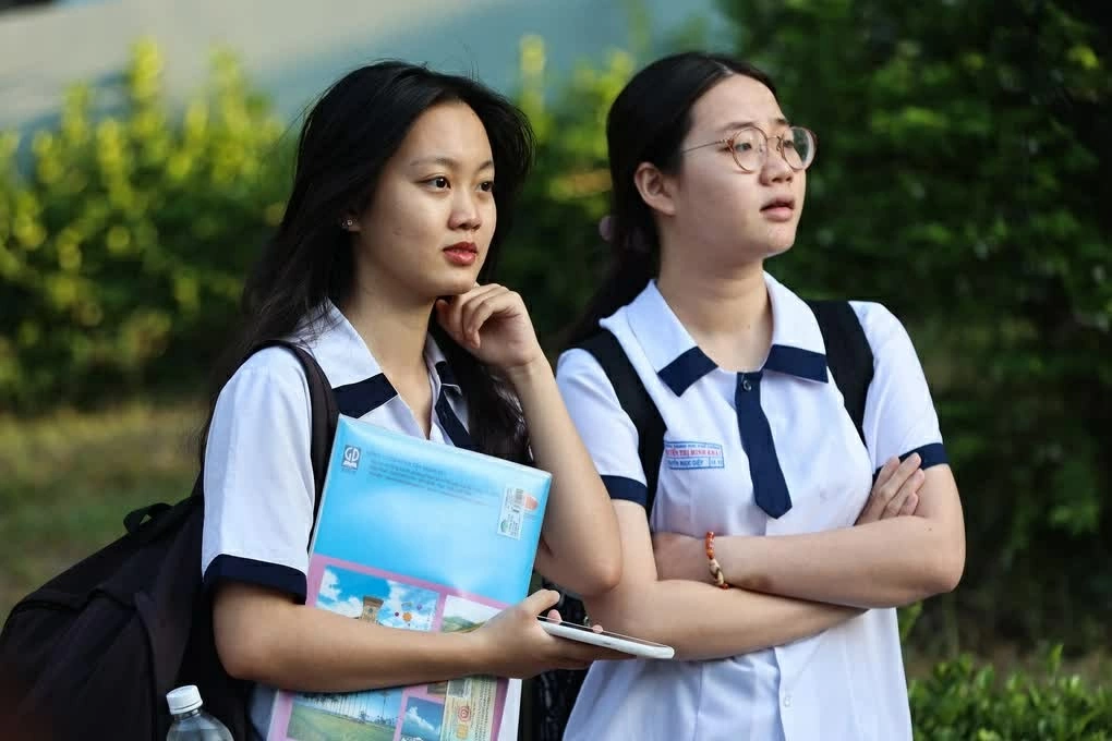 Tự chủ đại học: Đừng để học phí trở thành cánh cửa