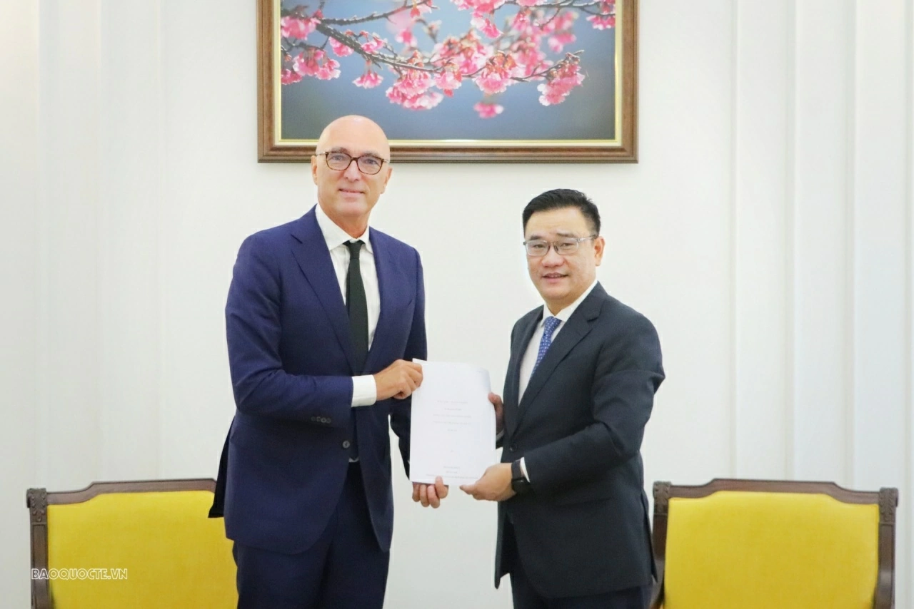 Bộ Ngoại giao tiếp nhận bản sao Thư ủy nhiệm của Đại sứ Na Uy, Bỉ, Hà Lan và Hàn Quốc