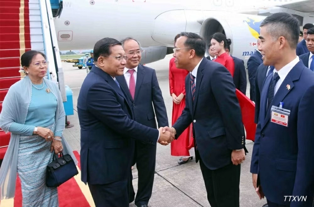 Tổng thống Cộng hòa Liên bang Myanmar và Phu nhân bắt đầu thăm chính thức Việt Nam