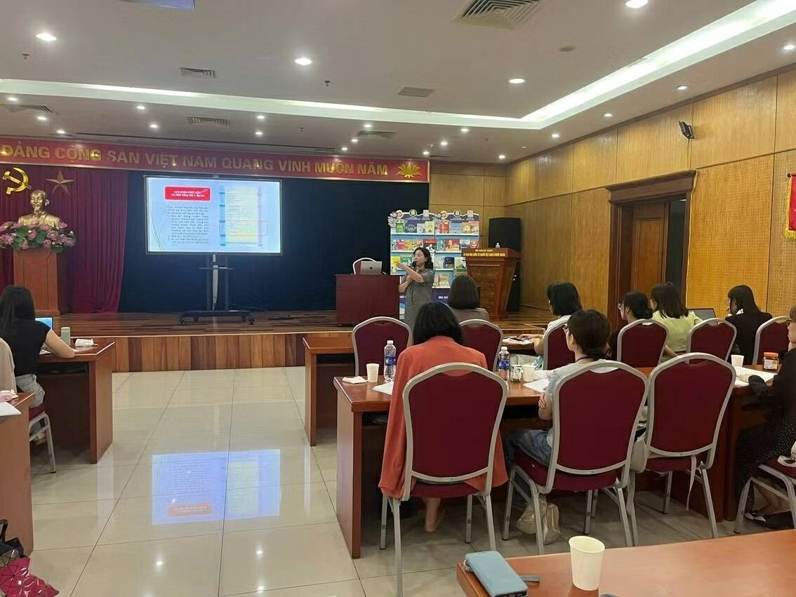 NXB Giáo dục Việt Nam đồng hành cùng giáo viên người Việt Nam ở nước ngoài trong hành trình giữ gìn, lan tỏa tiếng Việt NXB Giáo dục Việt Nam đồng hành cùng giáo viên người Việt Nam ở nước ngoài trong hành trình giữ gìn, lan tỏa tiếng Việt